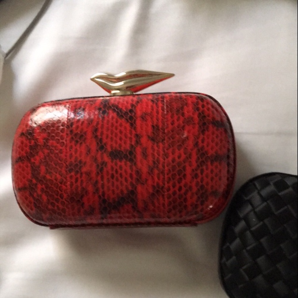 DVF FLIRTY LIPS red snake clutch!!!